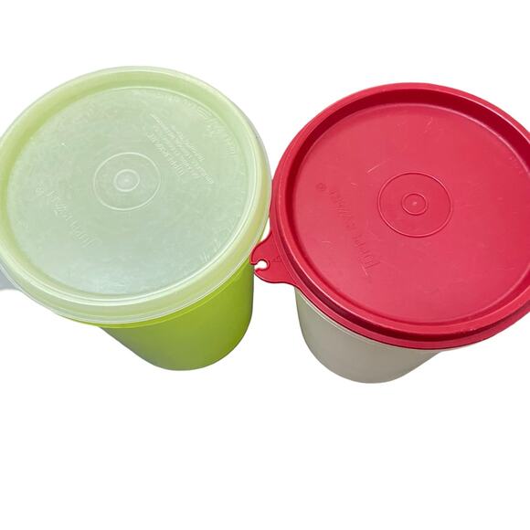 Lot of 2 Tupperware Handolier 1 Qt Drink Pitcher 321 215 Lids Seals Vintage - Picture 4 of 11